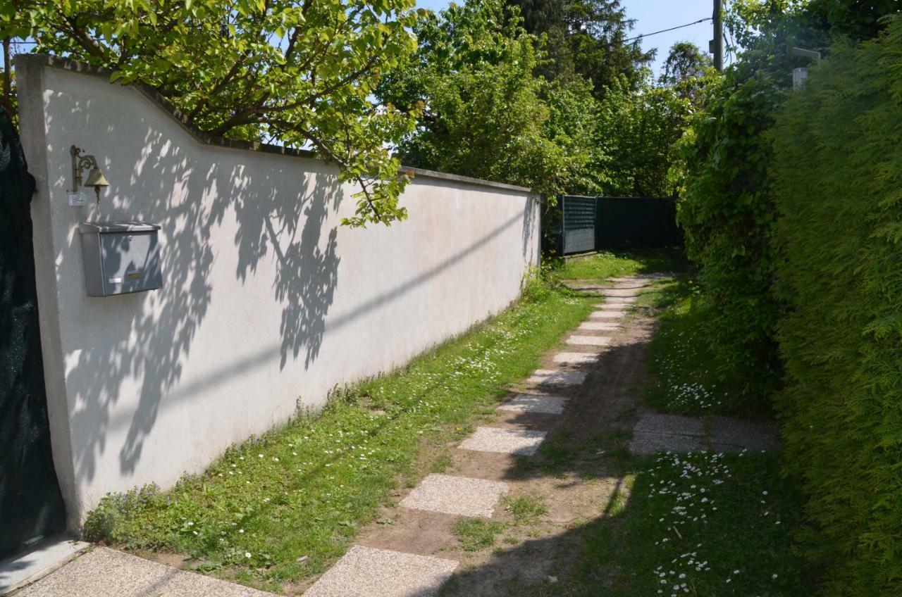 House At Lake "Alte Donau" In فيينا المظهر الخارجي الصورة